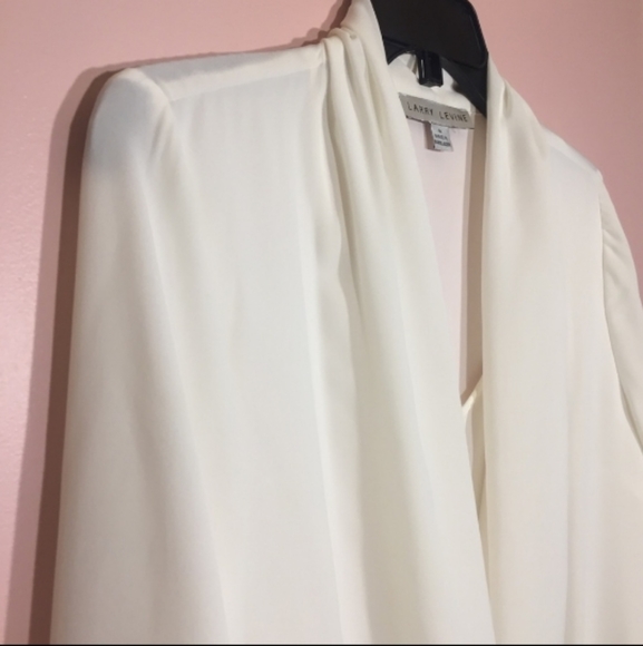Larry Levine Twisted White Blouse - Picture 1 of 7